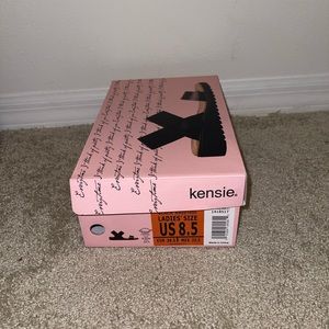 Women’s Kenzie Professional Sandals- Black- Size 8.5